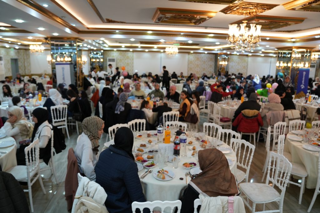 İyilik Derneği’nden Dünya Yetimler Günü’ne özel iftar  yemeği